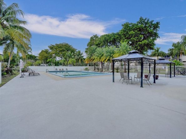 4900 Washington St 203, Hollywood FL 33021