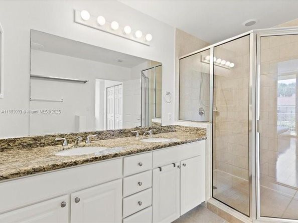 3001 NE 185th St 121, Aventura FL 33180