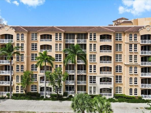 3001 NE 185th St 121, Aventura FL 33180