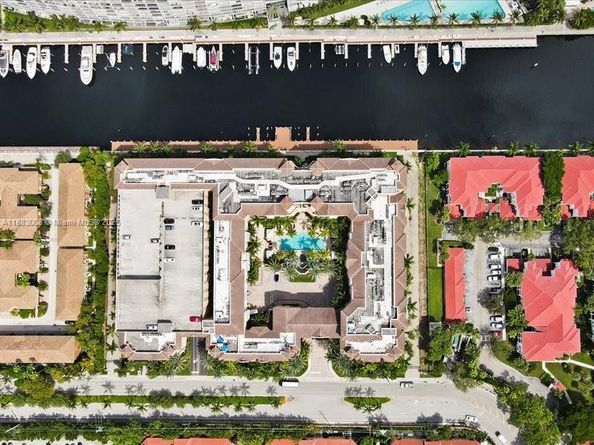 3001 NE 185th St 121, Aventura FL 33180