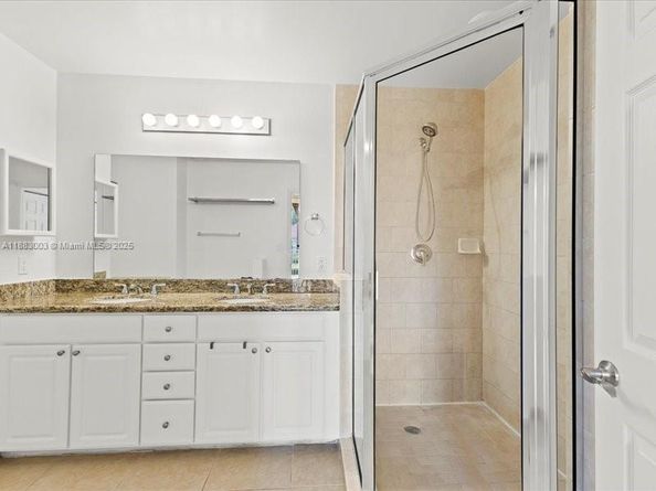 3001 NE 185th St 121, Aventura FL 33180