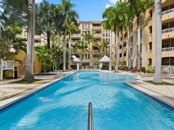 3001 NE 185th St 121, Aventura FL 33180