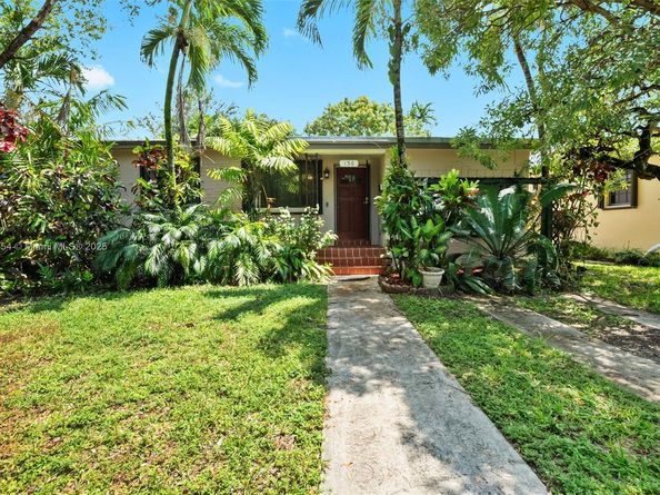 156 Glendale Dr, Miami Springs FL 33166