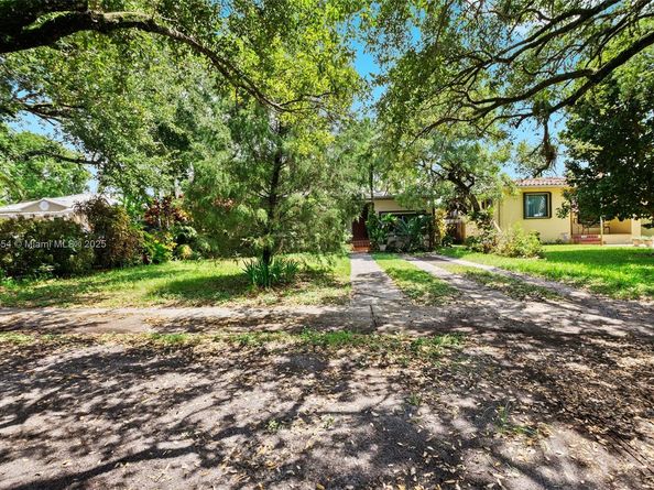 156 Glendale Dr, Miami Springs FL 33166