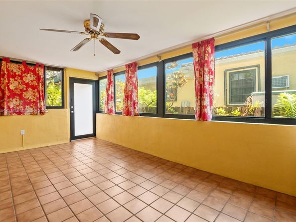 156 Glendale Dr, Miami Springs FL 33166