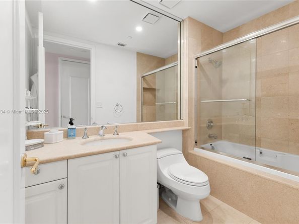 20165 NE 39th Pl 303 & 204, Aventura FL 33180