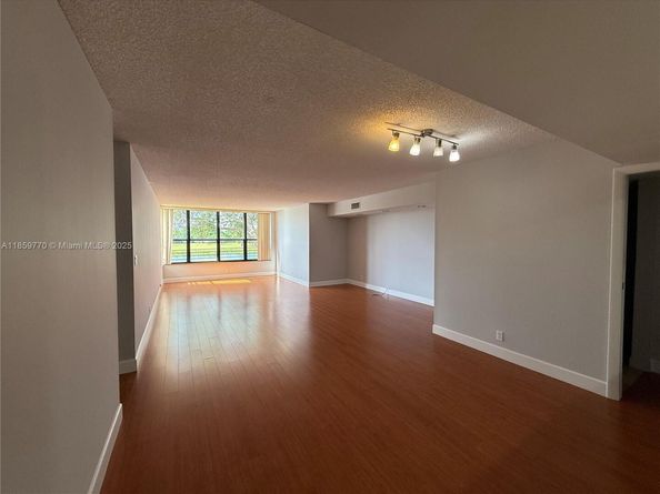 2767 S Carambola Cir S 201, Coconut Creek FL 33066