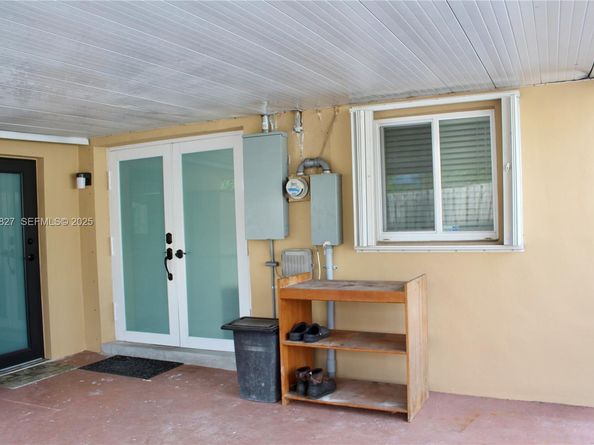 1715 N 59th Ave, Hollywood FL 33021