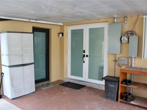 1715 N 59th Ave, Hollywood FL 33021