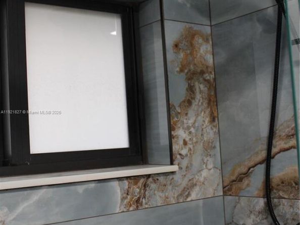 1715 N 59th Ave, Hollywood FL 33021