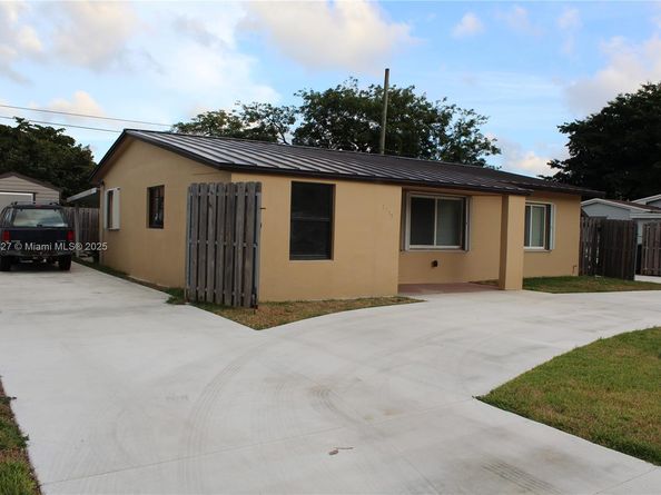 1715 N 59th Ave, Hollywood FL 33021