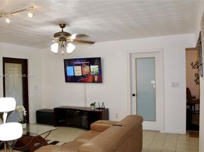 1715 N 59th Ave, Hollywood FL 33021