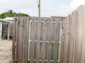 1715 N 59th Ave, Hollywood FL 33021