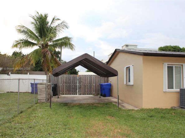 1715 N 59th Ave, Hollywood FL 33021