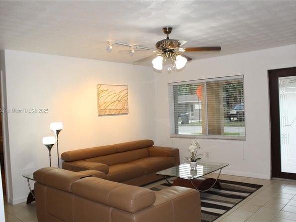 1715 N 59th Ave, Hollywood FL 33021