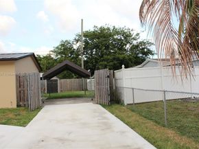 1715 N 59th Ave, Hollywood FL 33021