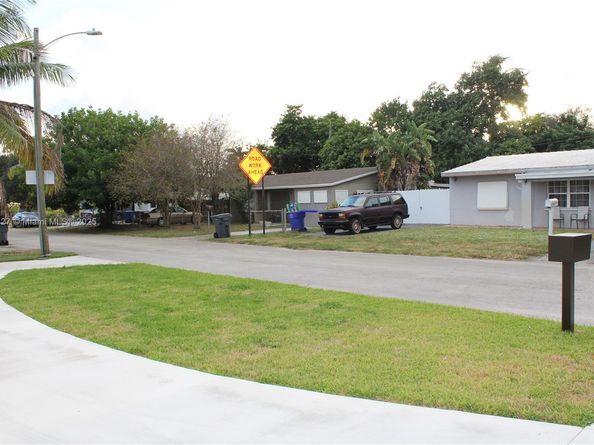 1715 N 59th Ave, Hollywood FL 33021