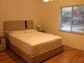 1715 N 59th Ave, Hollywood FL 33021