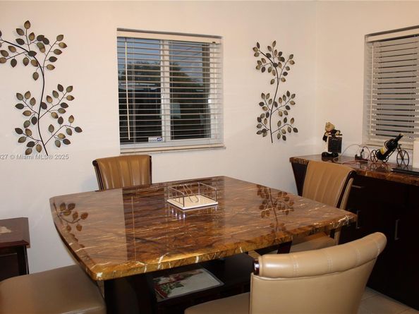 1715 N 59th Ave, Hollywood FL 33021