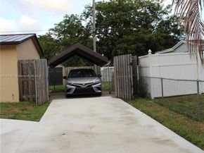 1715 N 59th Ave, Hollywood FL 33021