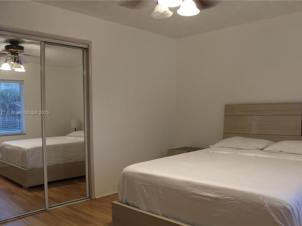 1715 N 59th Ave, Hollywood FL 33021