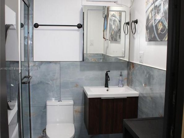 1715 N 59th Ave, Hollywood FL 33021