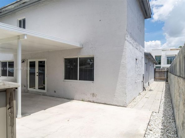 740 E 41st St, Hialeah FL 33013