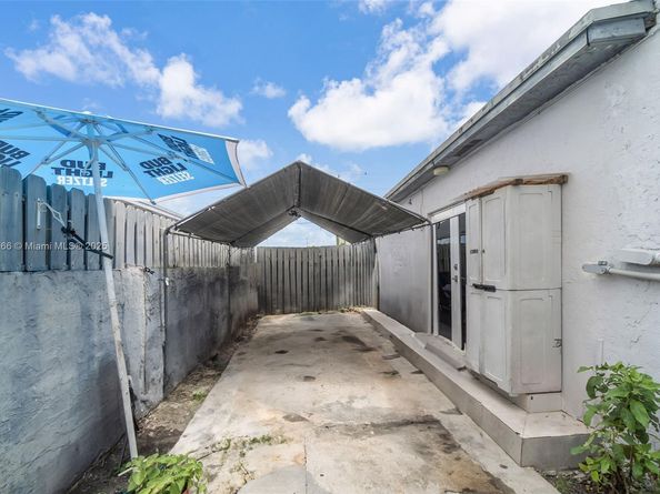 740 E 41st St, Hialeah FL 33013