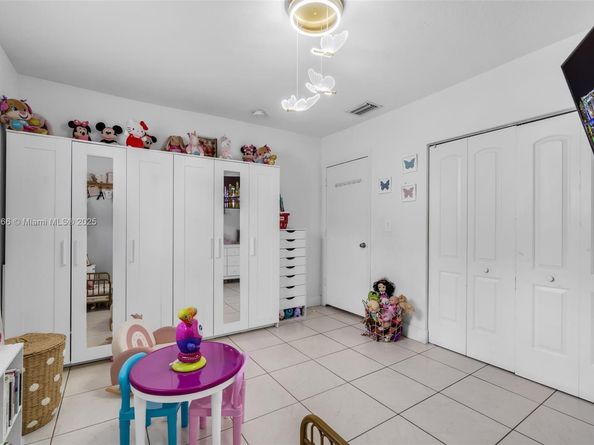 740 E 41st St, Hialeah FL 33013