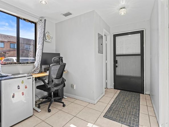 8009 NW 29th St, Sunrise FL 33322