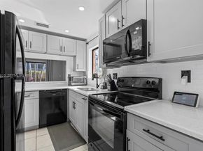 8009 NW 29th St, Sunrise FL 33322