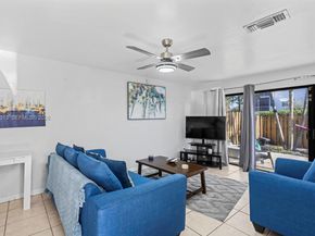 8009 NW 29th St, Sunrise FL 33322