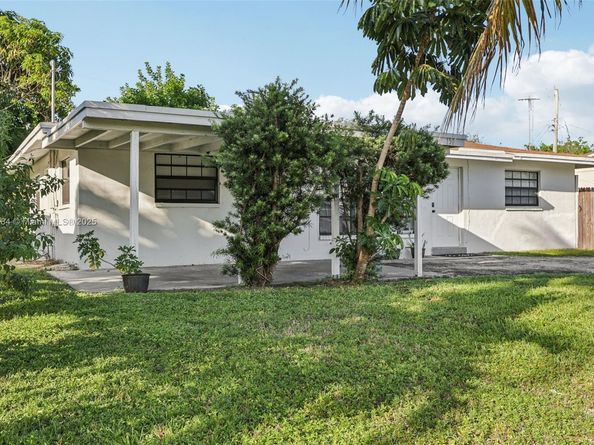 151 NW 20th St, Pompano Beach FL 33060