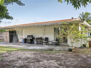 151 NW 20th St, Pompano Beach FL 33060