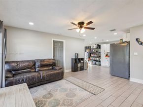 151 NW 20th St, Pompano Beach FL 33060