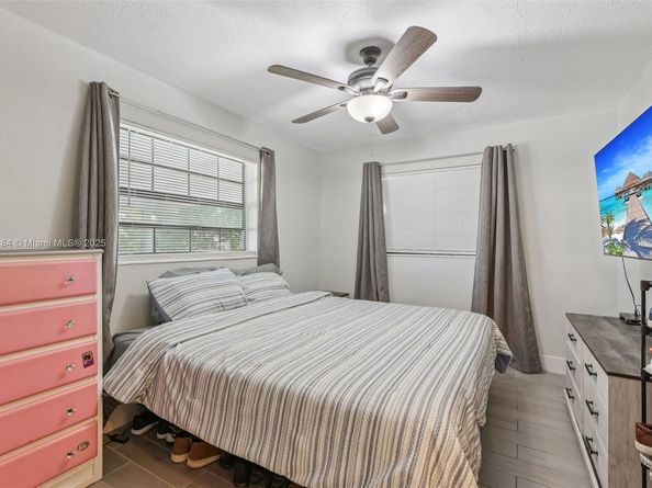 151 NW 20th St, Pompano Beach FL 33060