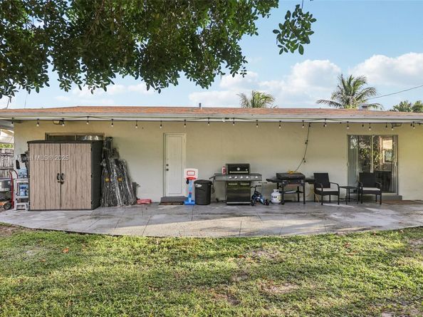 151 NW 20th St, Pompano Beach FL 33060