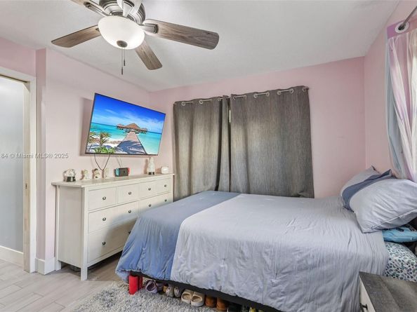 151 NW 20th St, Pompano Beach FL 33060