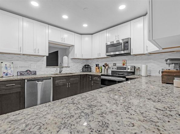 Undisclosed Address #A11818899, Deerfield Beach FL 33441