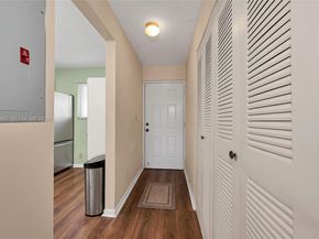 9449 Boca Cove Cir 911, Boca Raton FL 33428