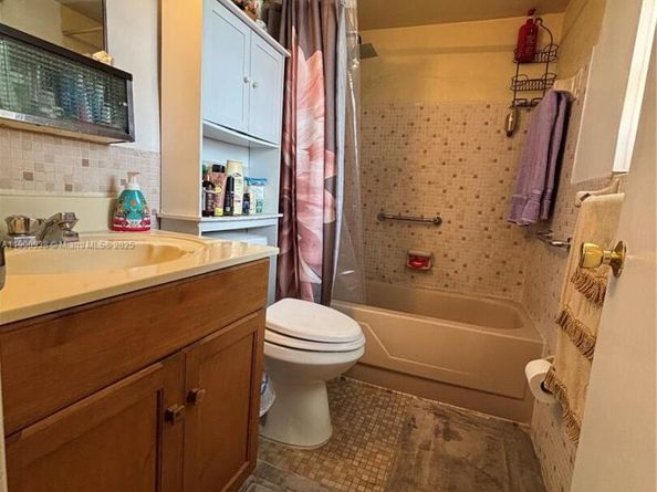 Undisclosed Address #A11900938, Miami Springs FL 33166