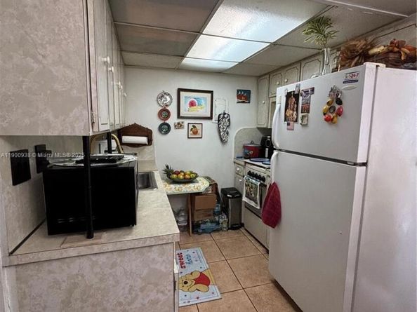 Undisclosed Address #A11900938, Miami Springs FL 33166