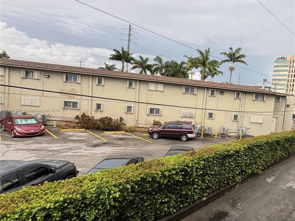 Undisclosed Address #A11900938, Miami Springs FL 33166