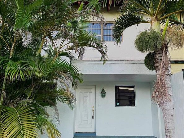 3911 Farragut St, Hollywood FL 33021