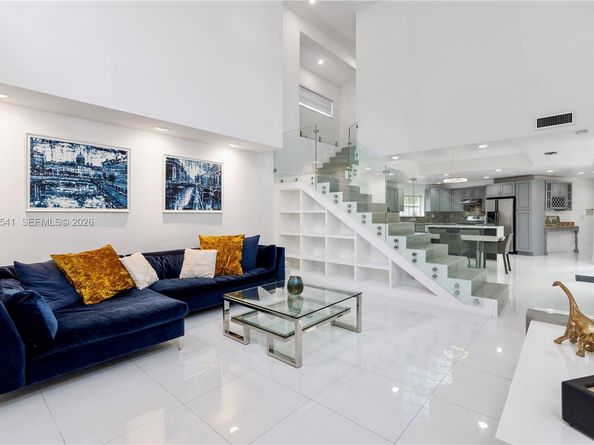 1900 Pizarro St, Coral Gables FL 33134