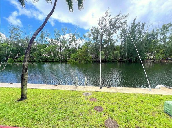 3660 NE 166th St 104+ 32' DOCK, North Miami Beach FL 33160