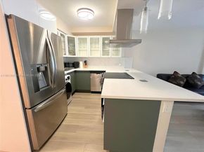 3660 NE 166th St 104+ 32' DOCK, North Miami Beach FL 33160