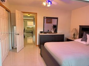 32 Bedford B 32, West Palm Beach FL 33417