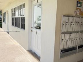 32 Bedford B 32, West Palm Beach FL 33417