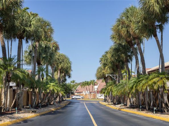 6110 SW 129th Pl 1705, Miami FL 33183